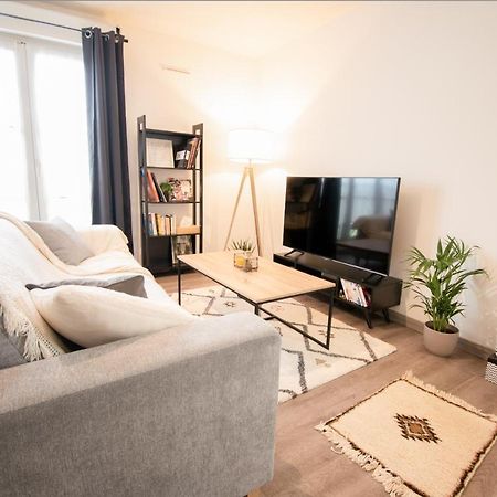 Joli studio tout confort à 2 pas de la gare Poissy Extérieur photo