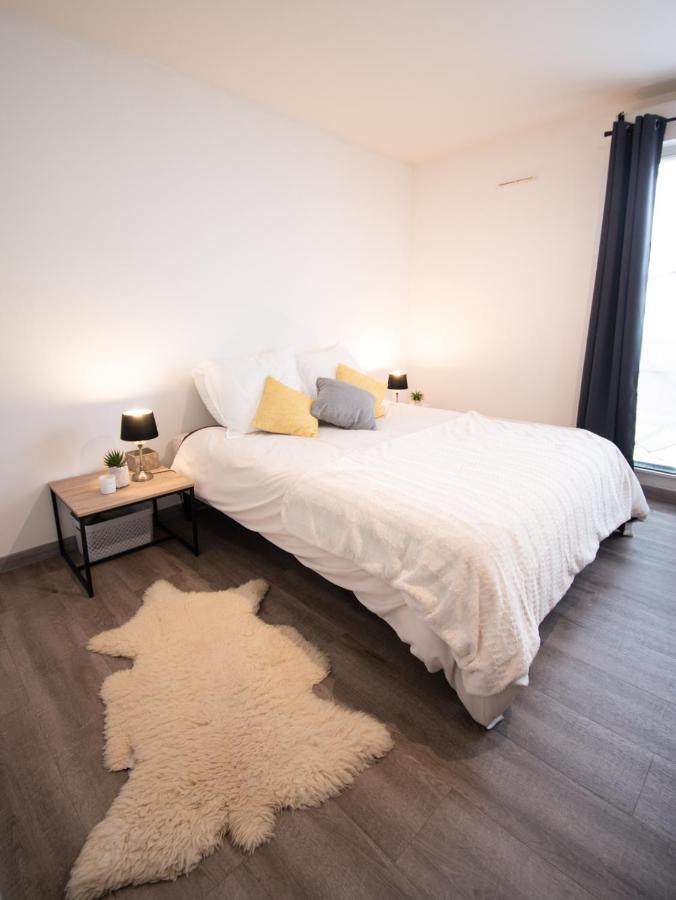 Joli studio tout confort à 2 pas de la gare Poissy Extérieur photo