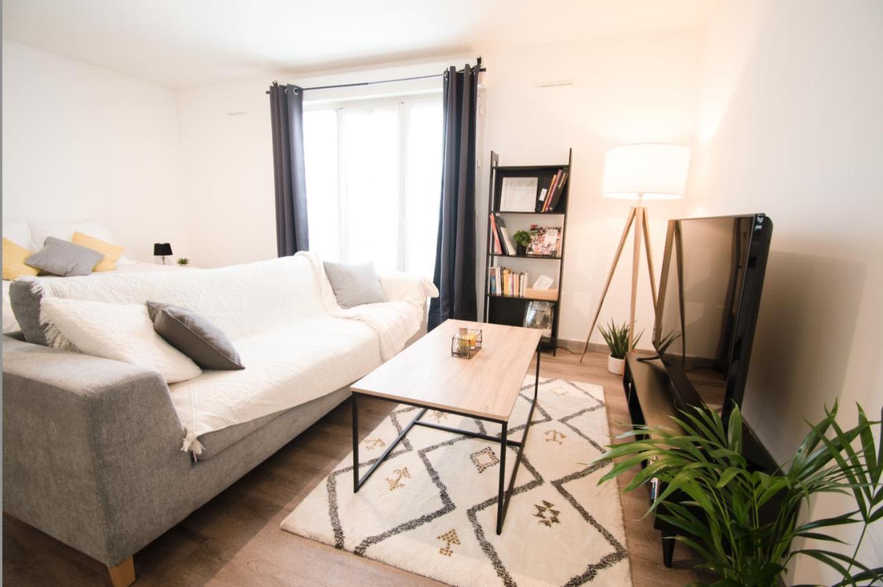 Joli studio tout confort à 2 pas de la gare Poissy Extérieur photo