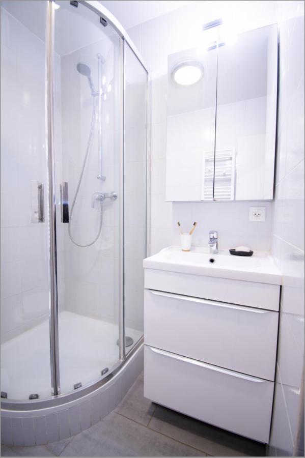 Joli studio tout confort à 2 pas de la gare Poissy Extérieur photo